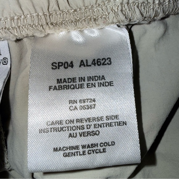 Columbia Woman’s Sandy River Khaki Tan Cargo Shorts Size Small - Picture 3 of 7